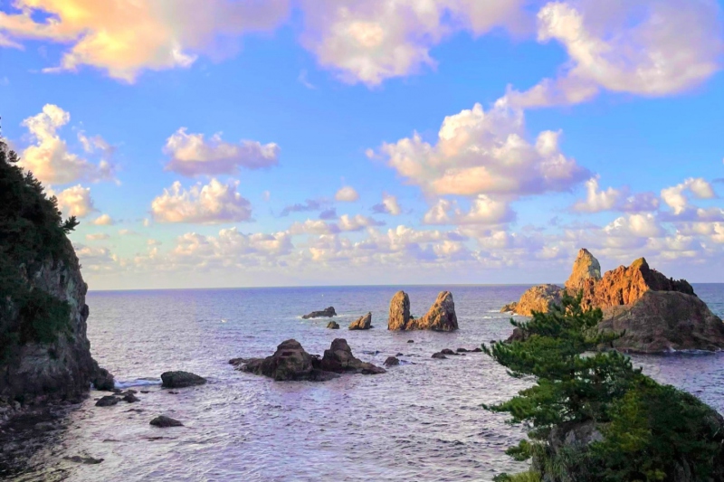 リアス式海岸が織りなす景色。穴見海岸展望場【兵庫県/新温泉町】