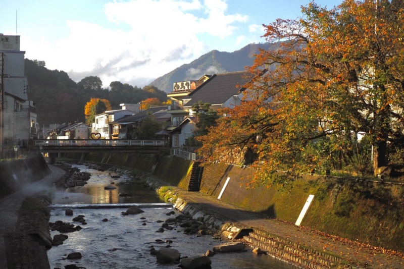 【2022年】湯村温泉紅葉状況～ゆあむ専用橋からの景色～
